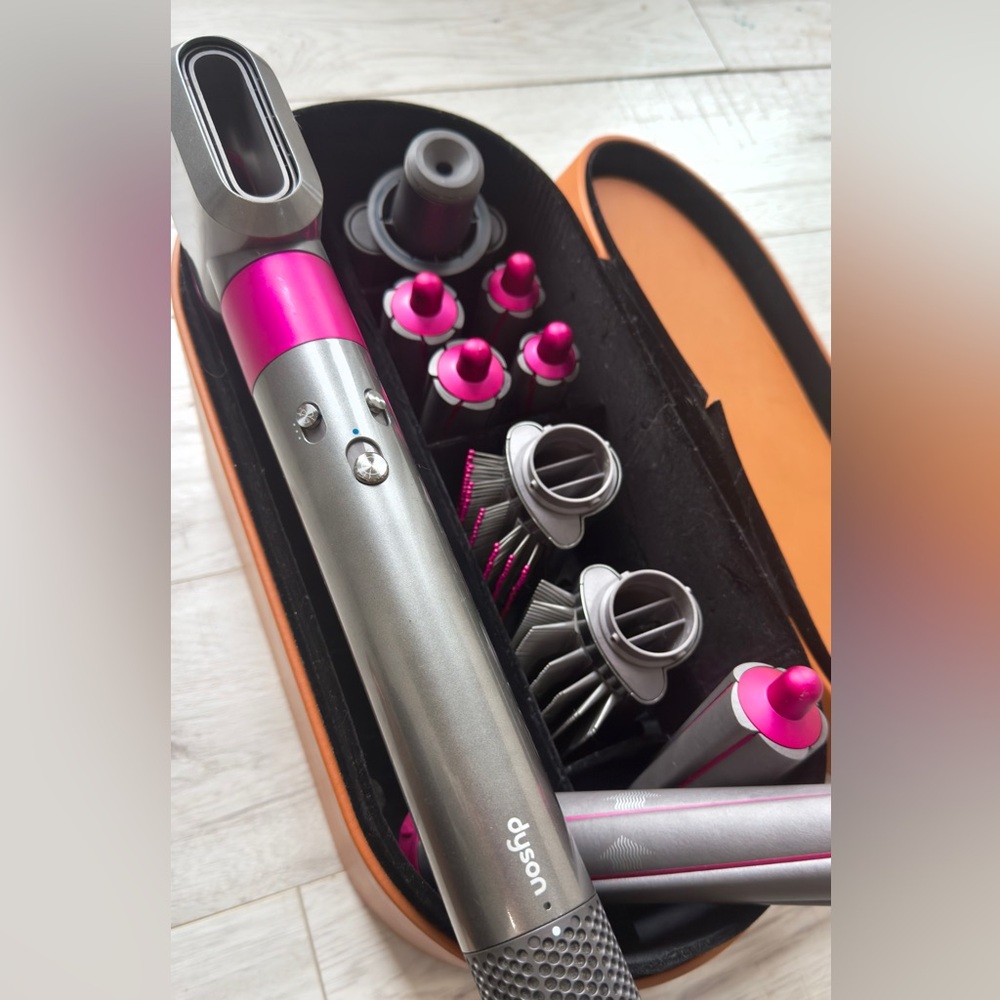 Dyson Air Wrap with extra long barrels included